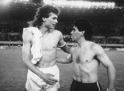 Toni Polster und Diego Maradonna