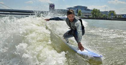 Lukas Pachner Wakesurfen Danube Surfer