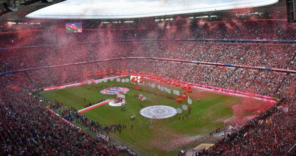 Die gefüllte Allianz Arena des FC Bayern München