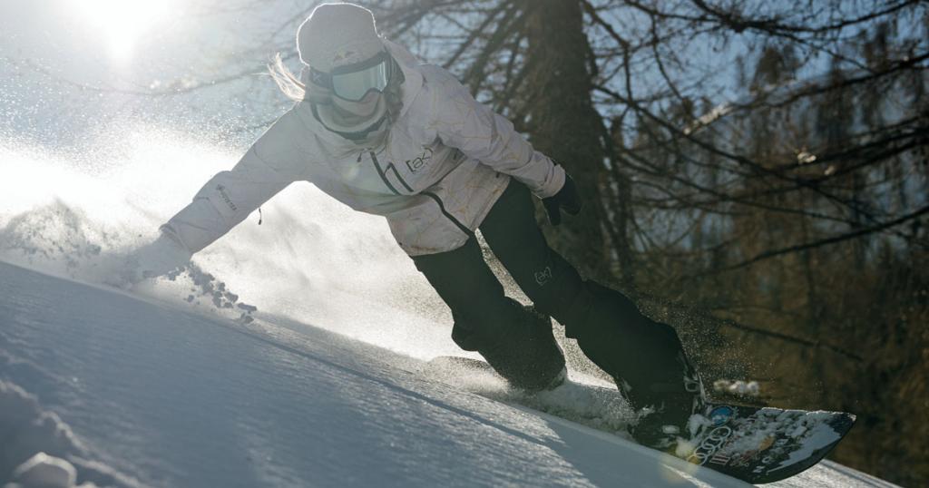 anna gasser snowboard