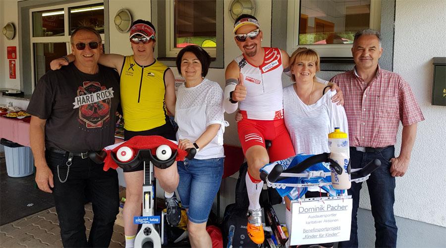 Alexander Radin und Dominik Pacher beim Benefizsportprojekt Kinder für Kinder