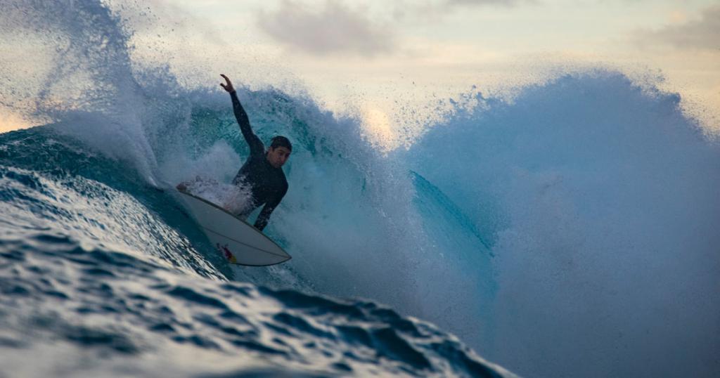 shortboard surfing