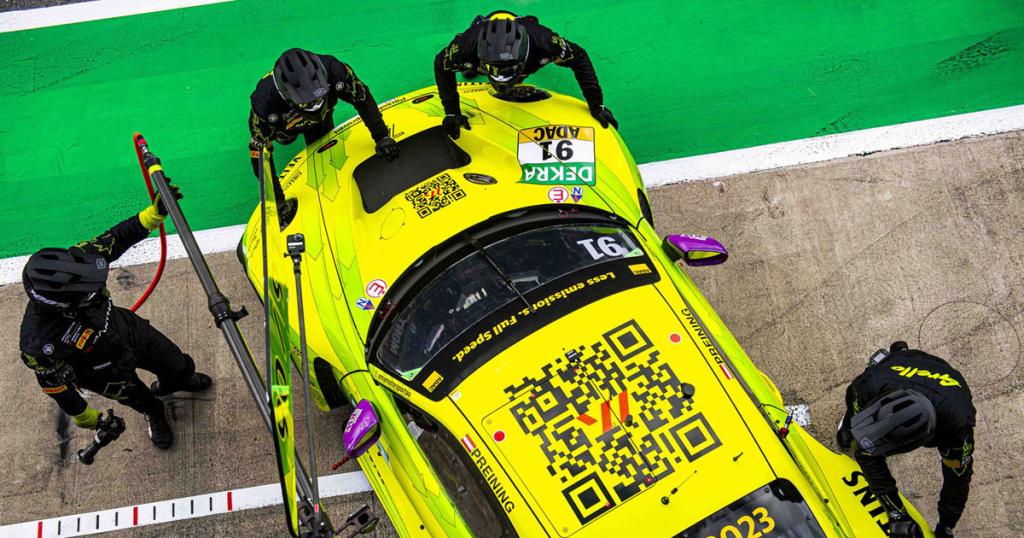 manthey grello porsche 911 gt3 r thomas preining dtm