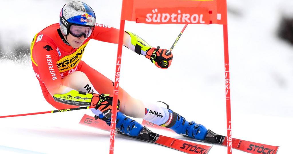 marco odermatt gewinnt super g in bormio 2022