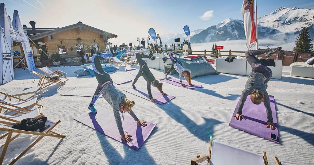 yoga im schnee