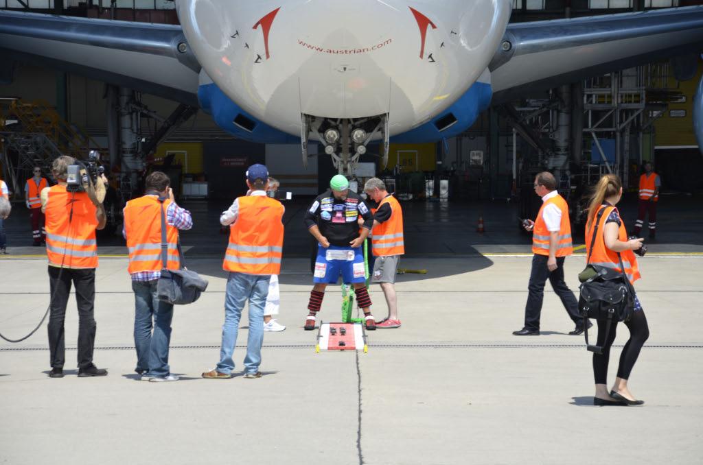 Austrian Rock vs Boeing 777