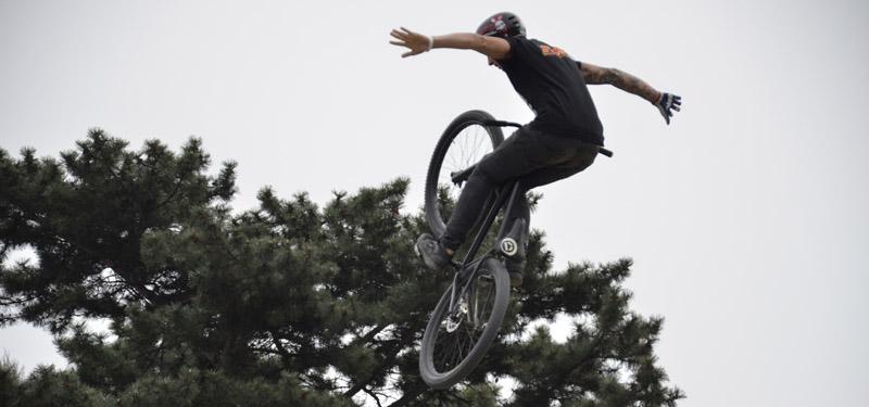 Mountainbike Tricks